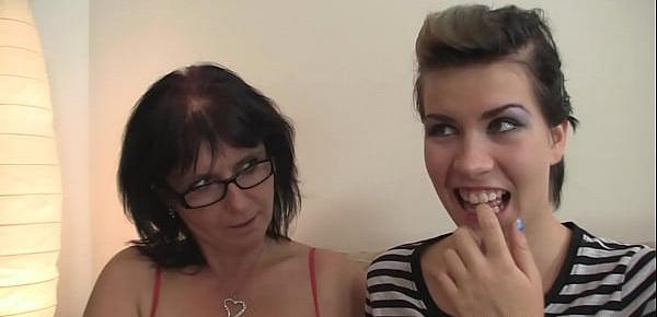Young chick agrees for old family threesome sex
